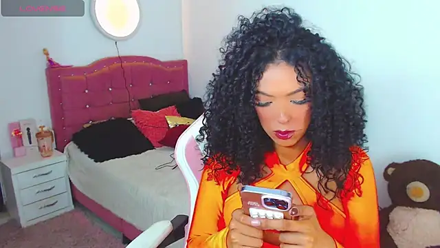 Tanedra collings online show from April 2026 01:45:01 AM