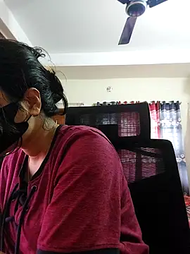 Snapshot of Suvosri chatting on March 2025 04:05:02 AM Suvosri online show from March 2025 04:05:02 AM