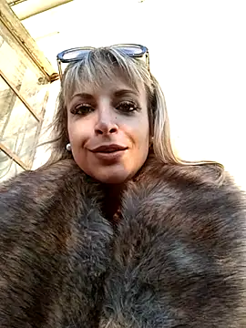 Cute Anissa online show from March 2025 05:21:01 PM