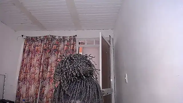 yselahot online show from October 2025 04:49:02 PM