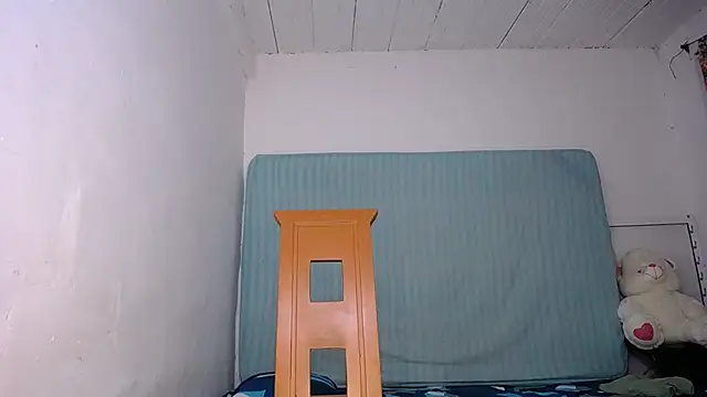 yselahot online show from November 2025 08:40:02 PM