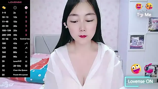 Snapshot of Elvira_baby chatting on April 2026 03:00:02 AM Elvira baby online show from April 2026 03:00:02 AM