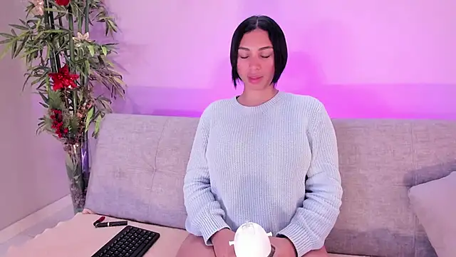 Snapshot of SALOME_CLARK1 chatting on December 2024 12:44:02 PM SALOME CLARK1 online show from December 2024 12:44:02 PM
