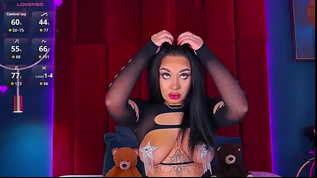 MadyLuxxx online show from October 2025 07:00:01 PM