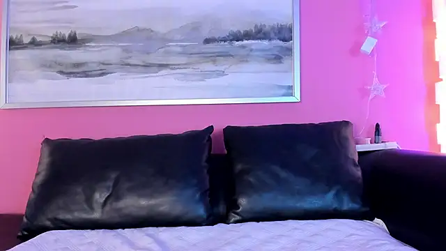 Tiffanysurez  online show from September 2025 08:23:02 PM