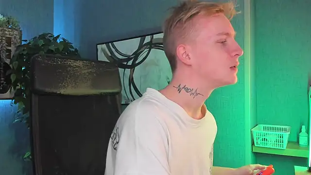 AlexxSweet online show from November 2025 06:55:01 AM