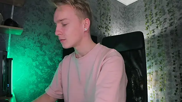 AlexxSweet online show from November 2025 06:46:01 AM