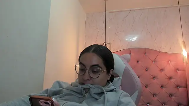 nalalye cruzz  online show from February 2025 02:35:01 AM