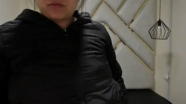 nalalye cruzz  online show from March 2025 03:02:02 AM