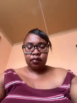 Snapshot of ZOQULUx chatting on December 2024 11:34:02 AM ZOQULUx online show from December 2024 11:34:02 AM