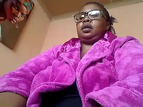 Snapshot of ZOQULUx chatting on December 2024 11:25:02 AM ZOQULUx online show from December 2024 11:25:02 AM