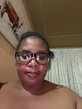 Snapshot of ZOQULUx chatting on December 2024 10:12:02 PM ZOQULUx online show from December 2024 10:12:02 PM