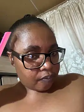 Snapshot of ZOQULUx chatting on February 2025 04:58:01 PM ZOQULUx online show from February 2025 04:58:01 PM