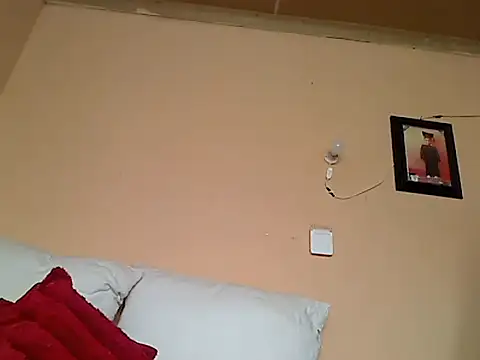 Snapshot of ZOQULUx chatting on February 2025 10:43:02 AM ZOQULUx online show from February 2025 10:43:02 AM