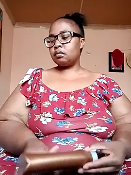 Snapshot of ZOQULUx chatting on November 2025 09:43:02 AM ZOQULUx online show from November 2025 09:43:02 AM