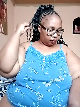 Snapshot of ZOQULUx chatting on December 2025 05:01:02 AM ZOQULUx online show from December 2025 05:01:02 AM