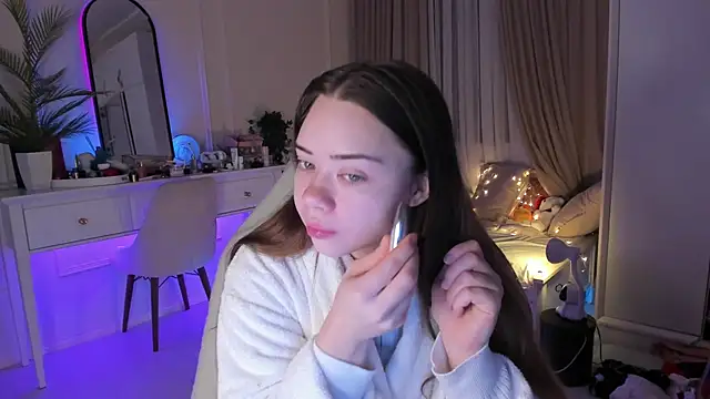 Snapshot of VixenMia chatting on February 2025 03:15:02 AM VixenMia online show from February 2025 03:15:02 AM