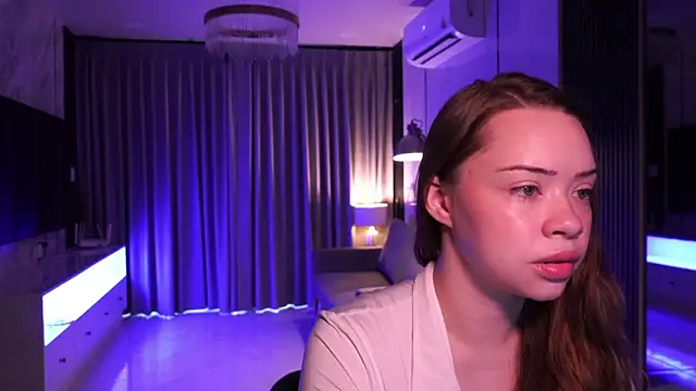 Snapshot of VixenMia chatting on October 2025 02:39:02 AM VixenMia online show from October 2025 02:39:02 AM