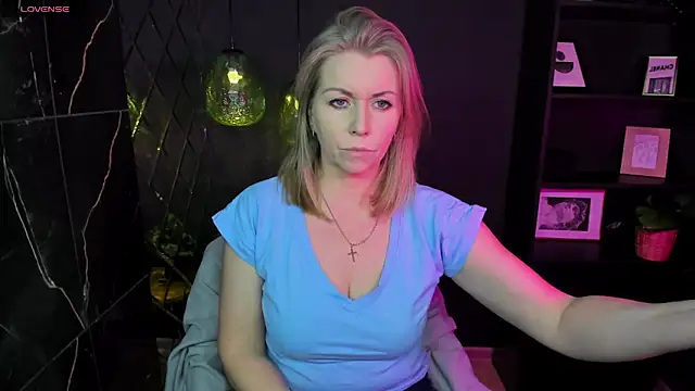 Annie Light online show from January 2025 05:45:02 AM