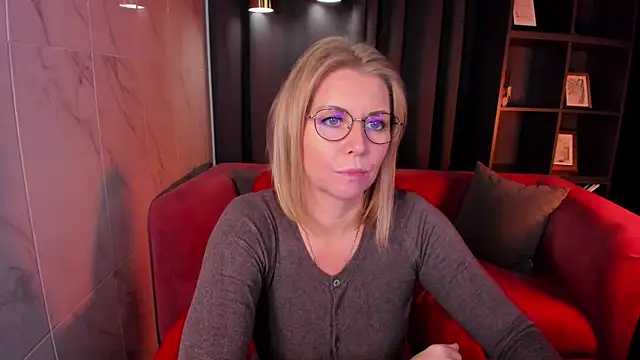 Annie Light online show from September 2025 06:04:02 AM