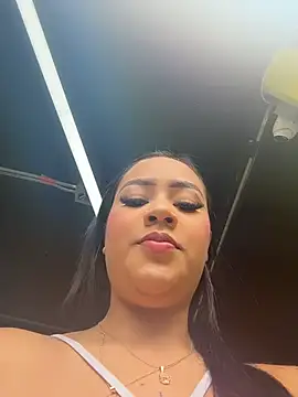 Snapshot of Luisa_Fernandaa chatting on February 2026 06:39:02 PM Luisa Fernandaa online show from February 2026 06:39:02 PM