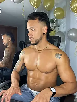 ARON TAYLER01 online show from March 2025 12:43:01 PM