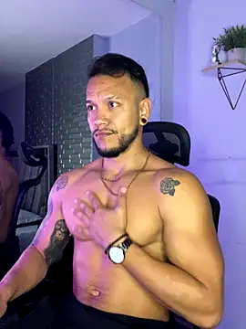 ARON TAYLER01 online show from September 2025 10:27:01 AM