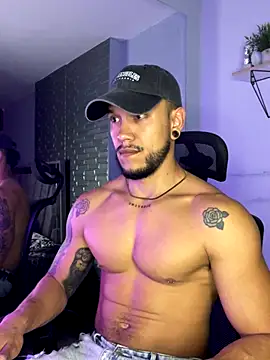 ARON TAYLER01 online show from September 2025 10:29:01 AM