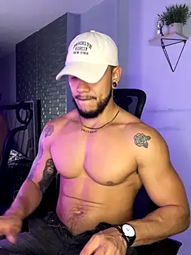 ARON TAYLER01 online show from September 2025 10:30:02 AM