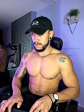 ARON TAYLER01 online show from November 2025 10:29:01 AM