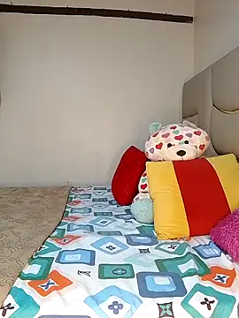 NicRaisaa online show from March 2025 06:05:01 AM