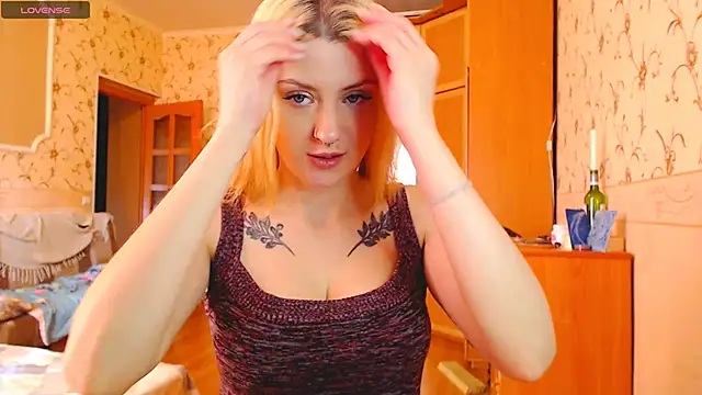 Snapshot of MarySweetness chatting on February 2025 09:59:02 AM MarySweetness online show from February 2025 09:59:02 AM