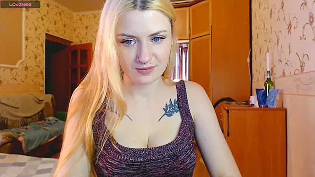 Snapshot of MarySweetness chatting on February 2025 02:21:01 PM MarySweetness online show from February 2025 02:21:01 PM