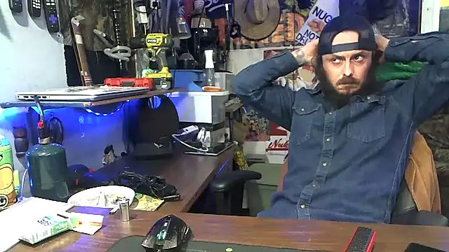 CloudDadddyyy420 online show from October 2025 12:17:01 PM