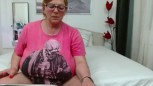 YulliaMilf online show from May 2026 05:51:02 PM