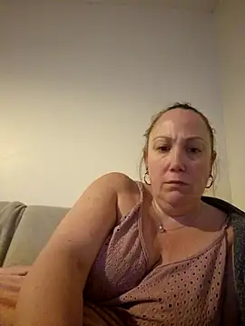 Wisie Cutie online show from March 2025 10:20:01 PM