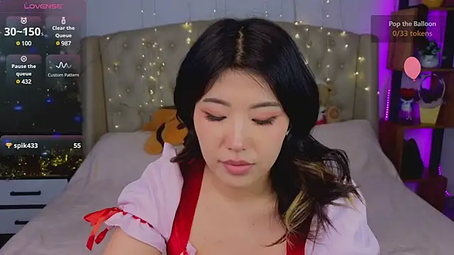 Wendy  Hills online show from December 2024 03:33:02 PM