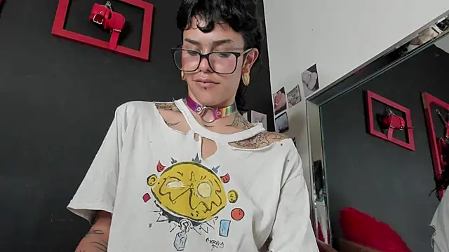 Snapshot of trinitty chatting on March 2025 05:06:02 PM trinitty online show from March 2025 05:06:02 PM