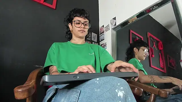 Snapshot of trinitty chatting on March 2025 02:05:02 PM trinitty online show from March 2025 02:05:02 PM