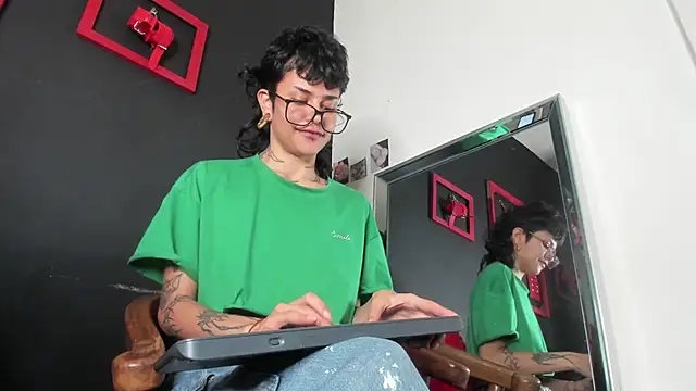 Snapshot of trinitty chatting on March 2025 05:07:02 PM trinitty online show from March 2025 05:07:02 PM