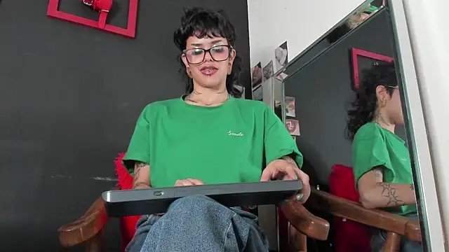 Snapshot of trinitty chatting on March 2025 06:42:01 PM trinitty online show from March 2025 06:42:01 PM