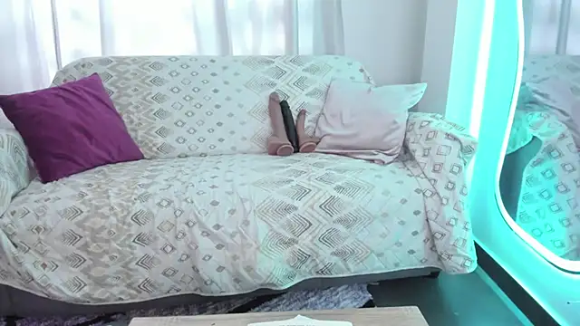 KAROLIVONNE online show from February 2026 08:51:01 PM