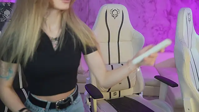 Snapshot of Kisasolo chatting on March 2025 04:02:01 PM Kisasolo online show from March 2025 04:02:01 PM