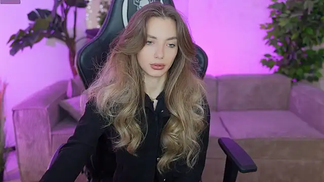 Snapshot of Kisasolo chatting on March 2025 07:38:02 PM Kisasolo online show from March 2025 07:38:02 PM