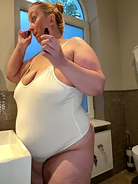 BBW Nora online show from November 2025 06:46:01 AM