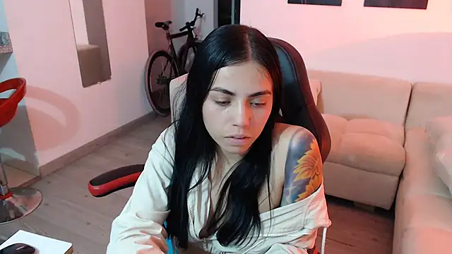 i am nina  online show from January 2025 02:25:01 AM