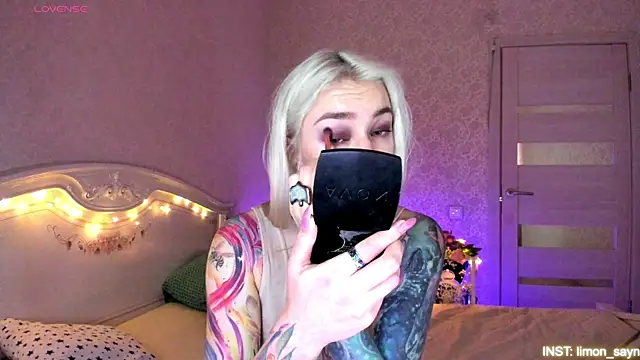 LillyMoure  online show from May 2026 01:02:02 AM
