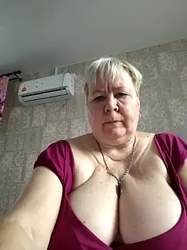 Snapshot of EffectFiona chatting on November 2025 04:23:01 AM EffectFiona online show from November 2025 04:23:01 AM