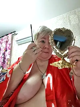 Snapshot of EffectFiona chatting on November 2025 10:48:02 PM EffectFiona online show from November 2025 10:48:02 PM