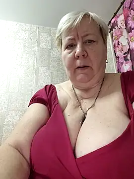 Snapshot of EffectFiona chatting on December 2025 01:32:01 AM EffectFiona online show from December 2025 01:32:01 AM